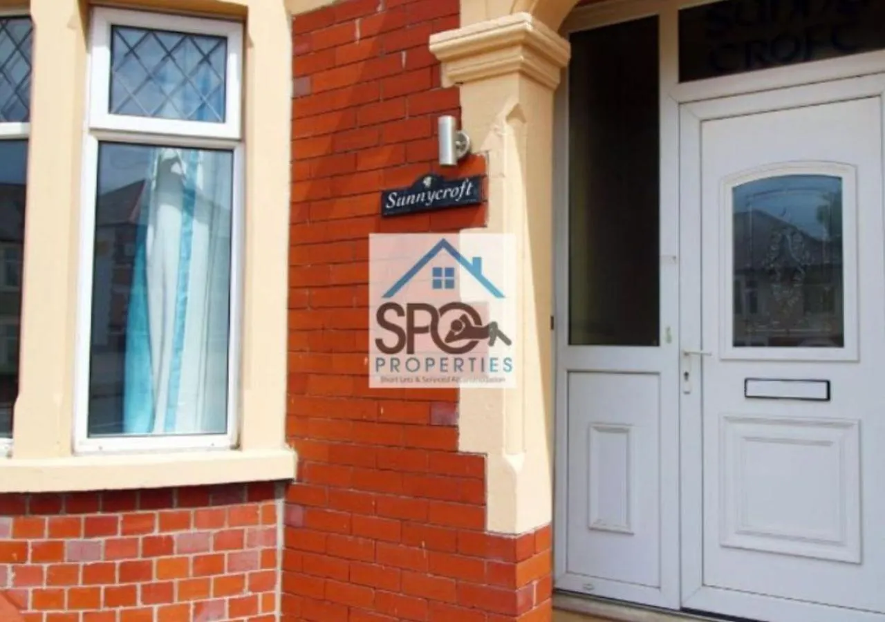 Nyaraló Contractors-Business-Private Parking-Free Wifi-Near M4 Villa Cardiff