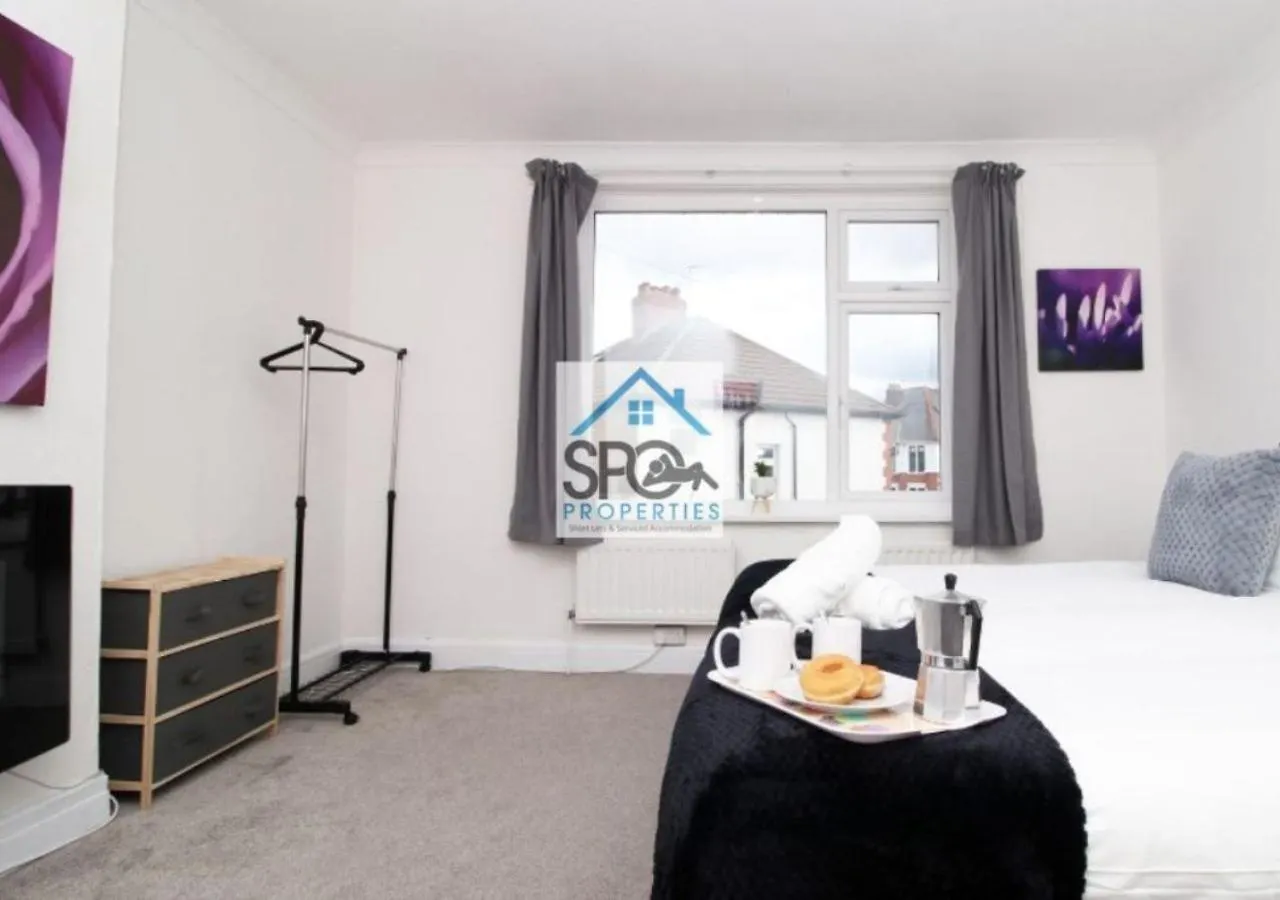 Contractors-Business-Private Parking-Free Wifi-Near M4 Villa Cardiff 0*,  Egyesült Királyság