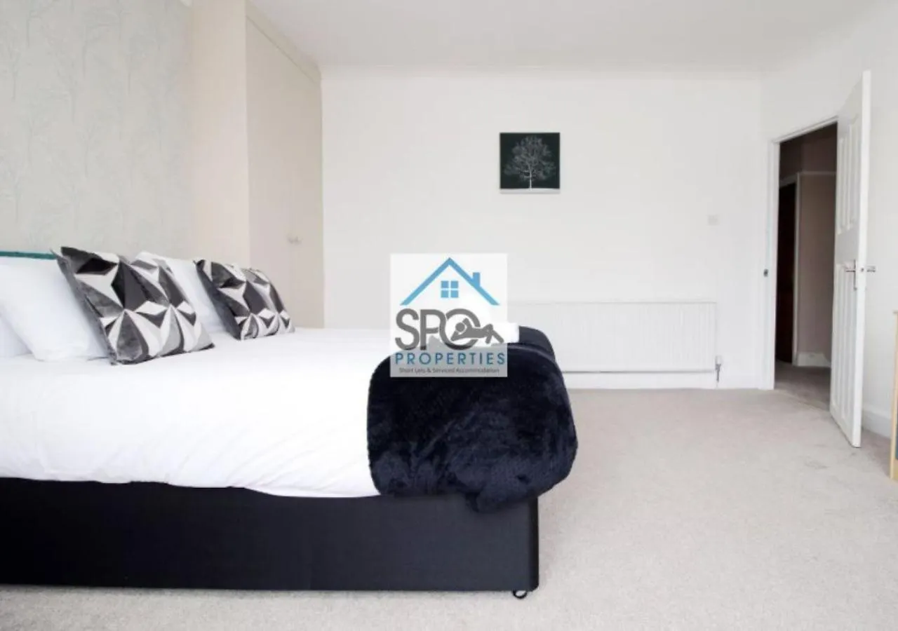 Contractors-Business-Private Parking-Free Wifi-Near M4 Villa Cardiff 0*,